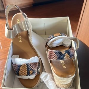 Brand new Ann Klein Akcara multicolor sandals. Beautiful colors and very comfy.